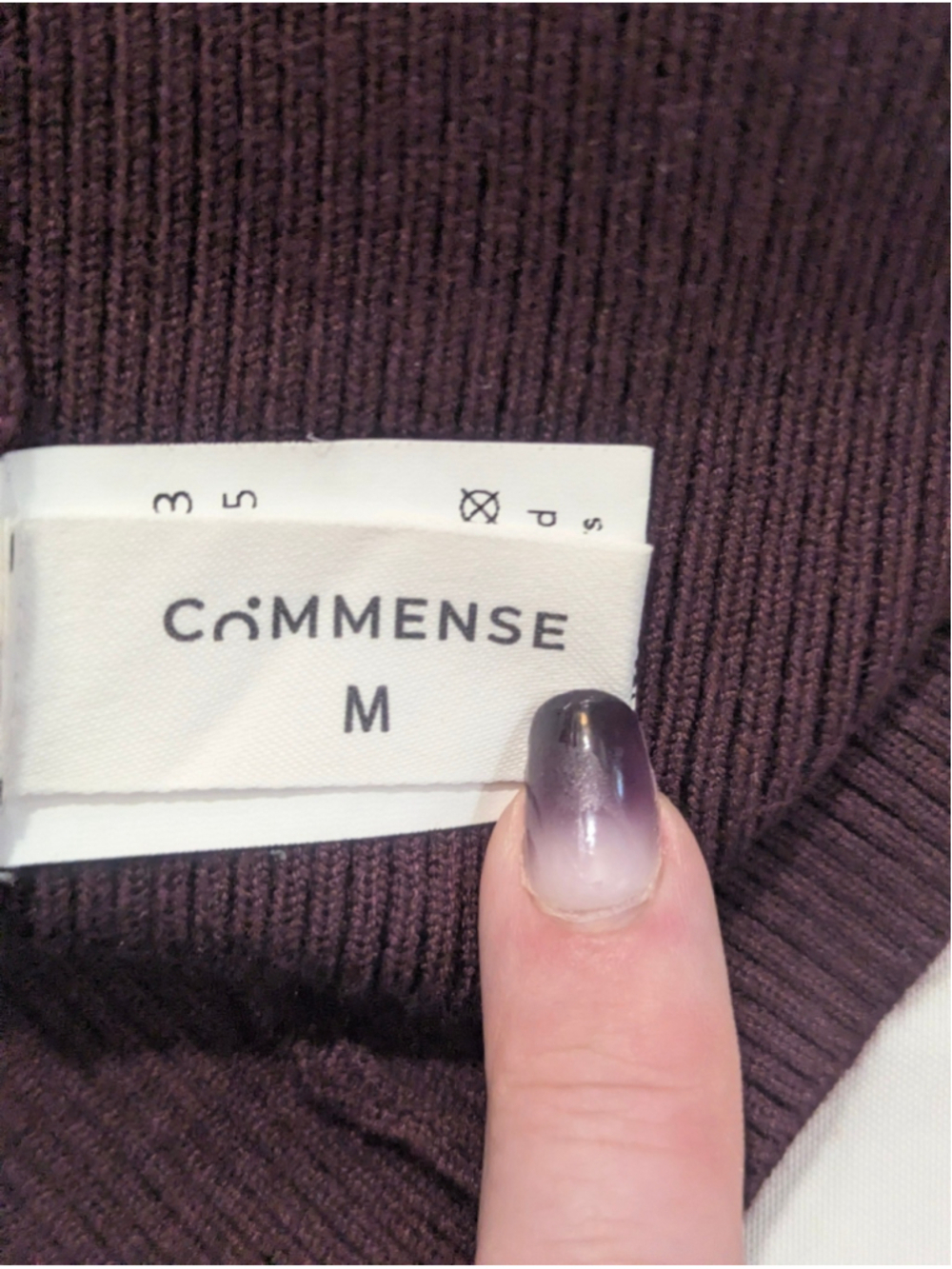 Commense Rib Knit V-Neck Sweater Medium - Picture 4 of 8
